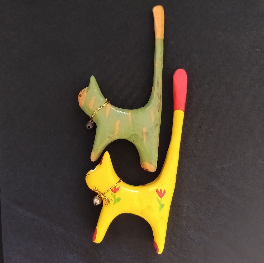 Two Handcrafted Wood Mini Cat Figurines - Green and Yellow - Picture 11 of 17